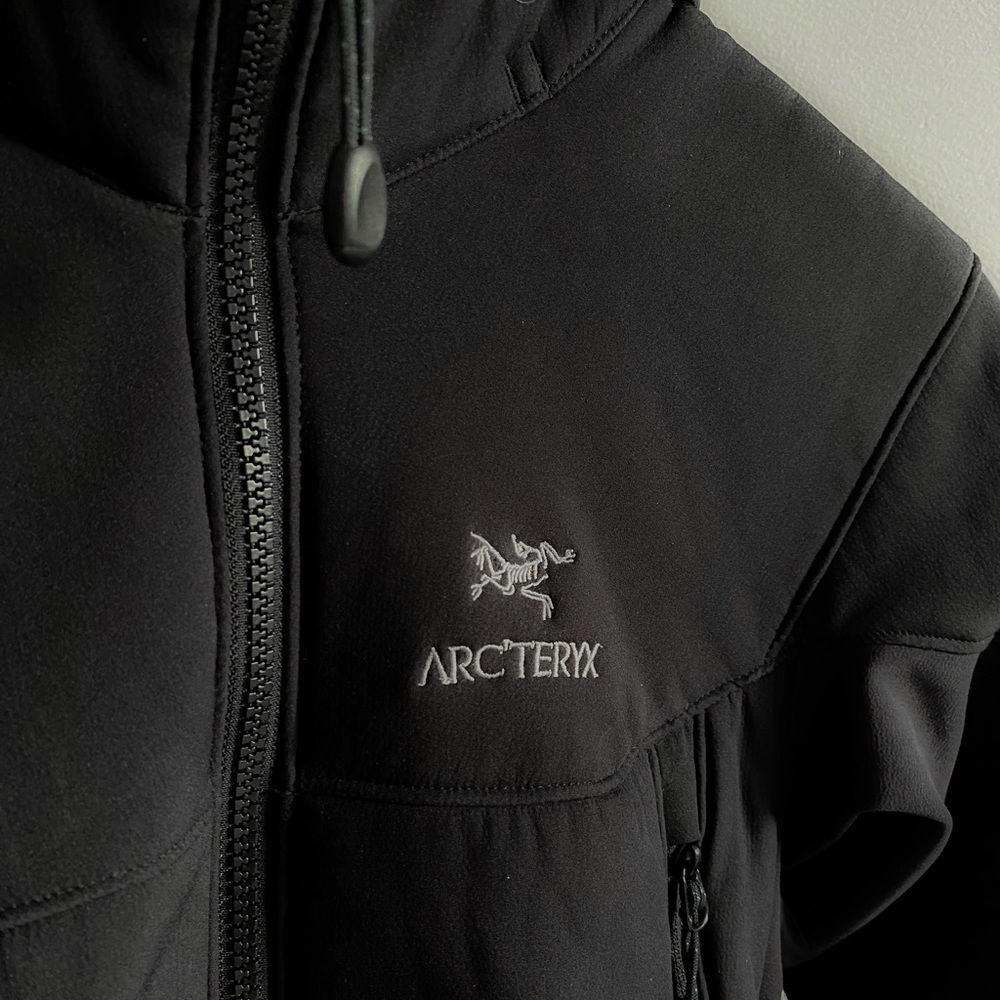 ARC’TERYX WOMENS JACKET